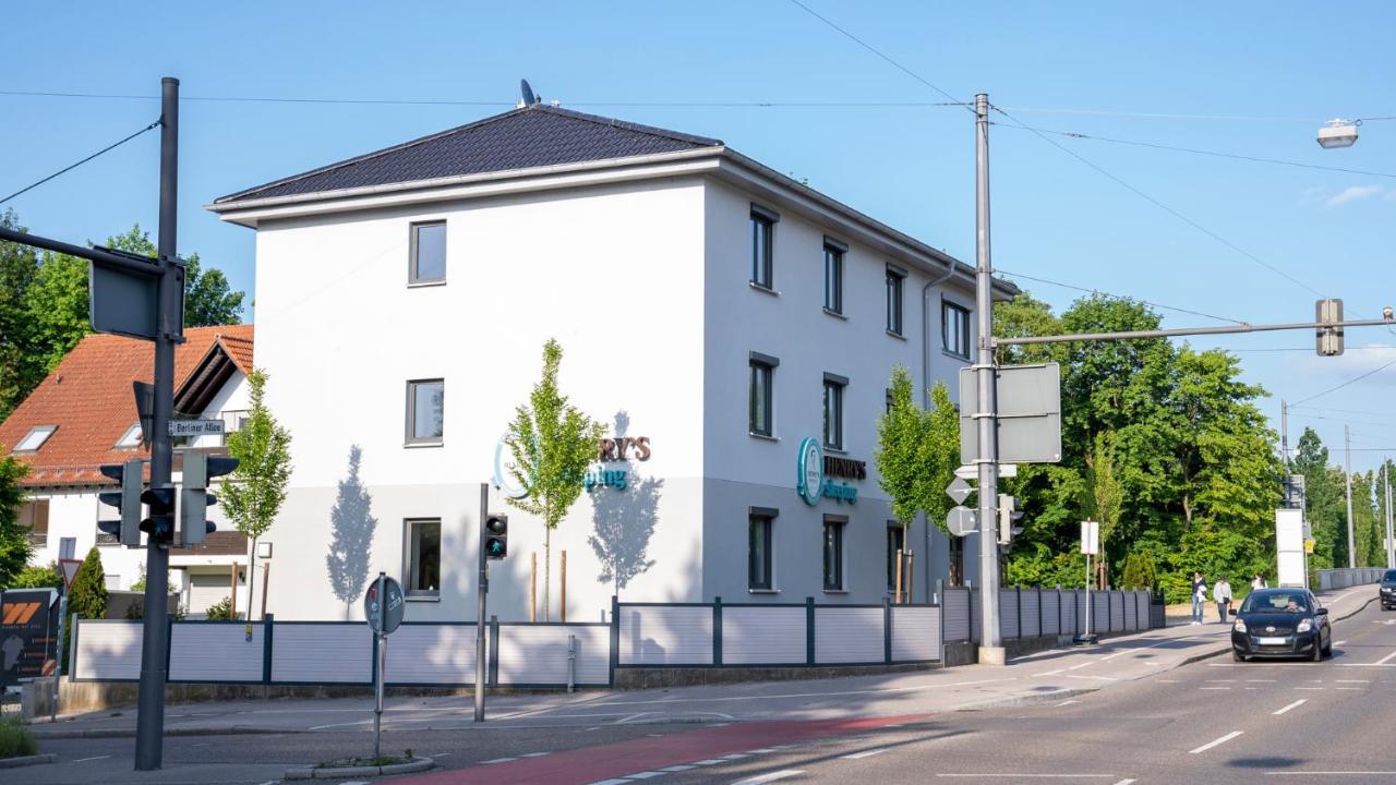 Henrys Sleeping Am Augsburger Eiskanal מראה חיצוני תמונה